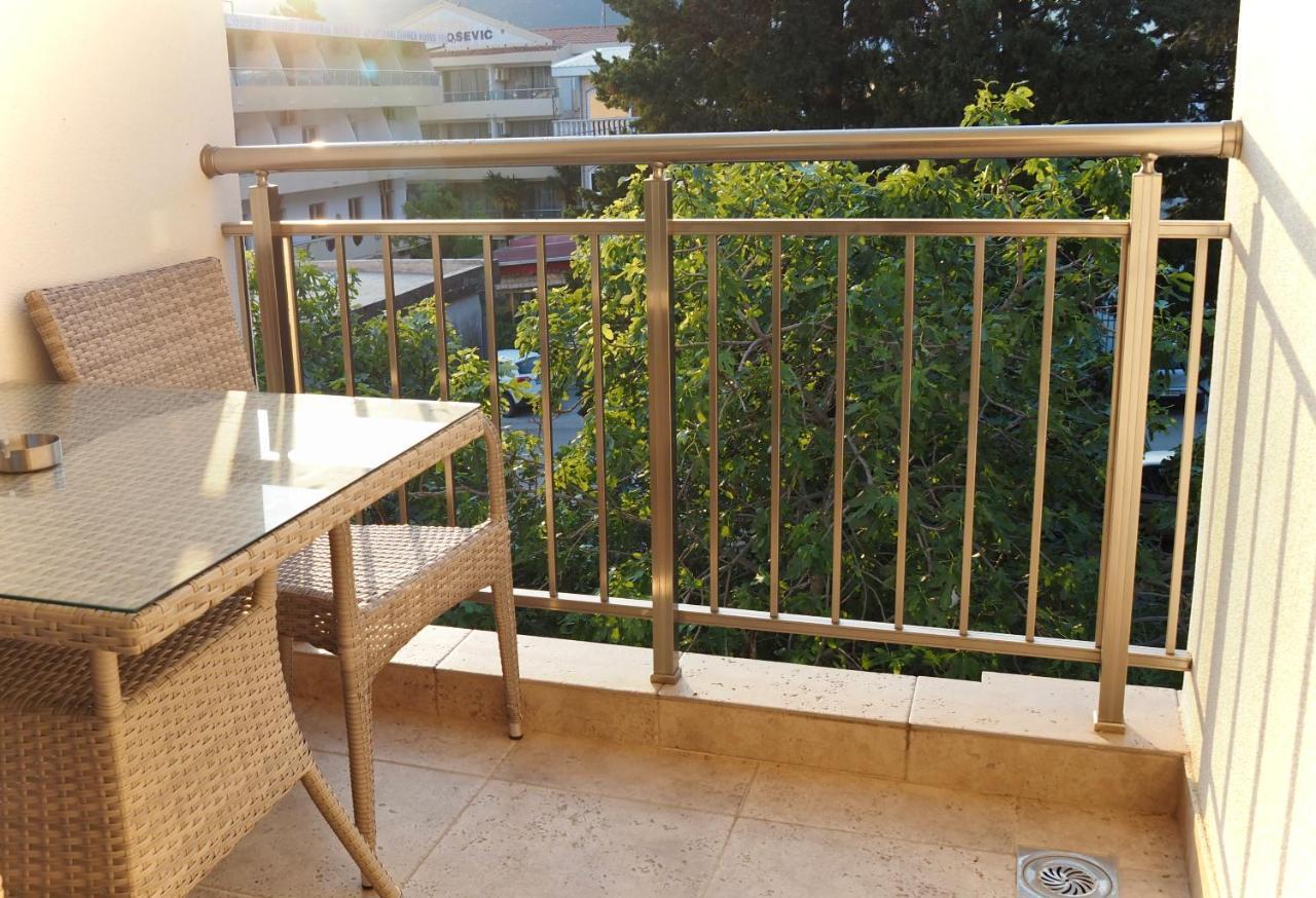 Urban Apartments Sutomore Exterior photo